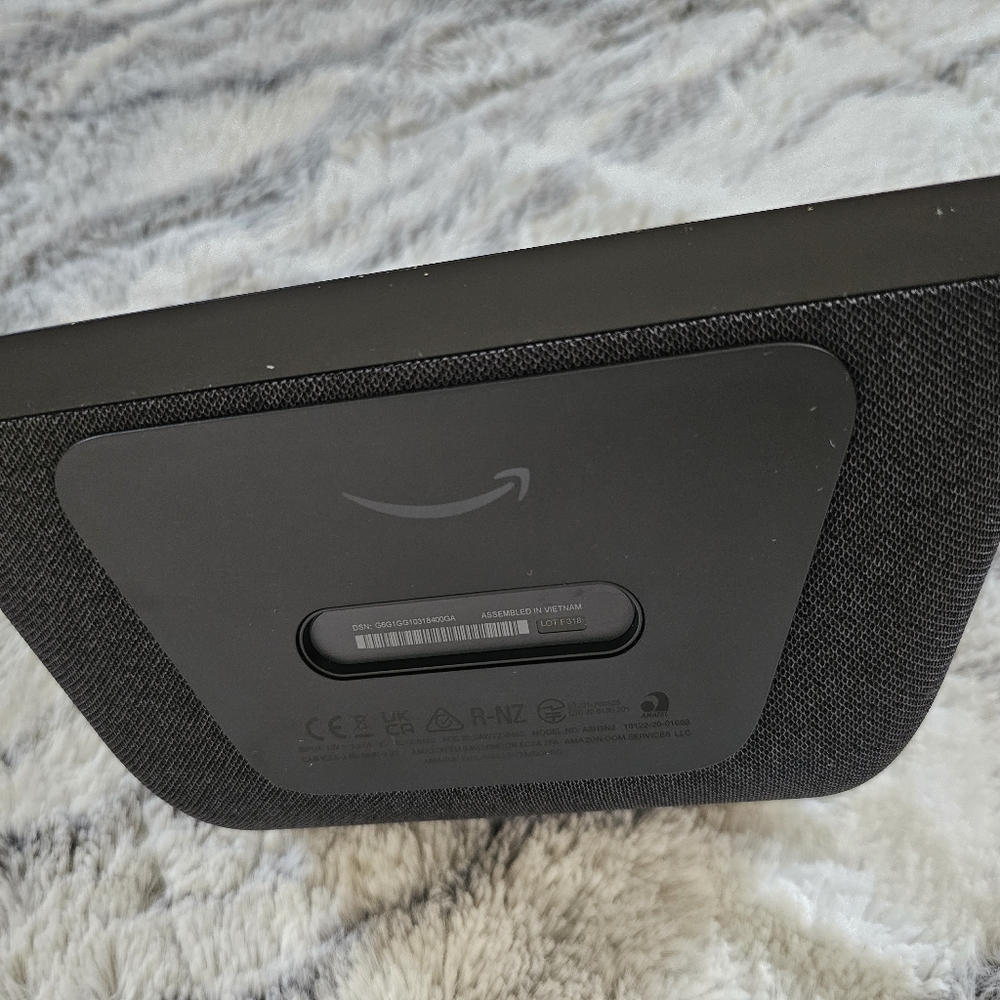 Echo Show 8 (2nd Gen) - Picture 5 of 6